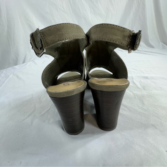 Unisa Faux Suede Unpaice Laser Cut Mesh Peep Toe Zipper Block Heels - Taupe - Picture 3 of 6